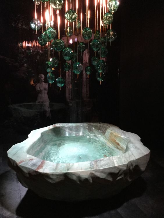 Irregular Onyx Bathtub