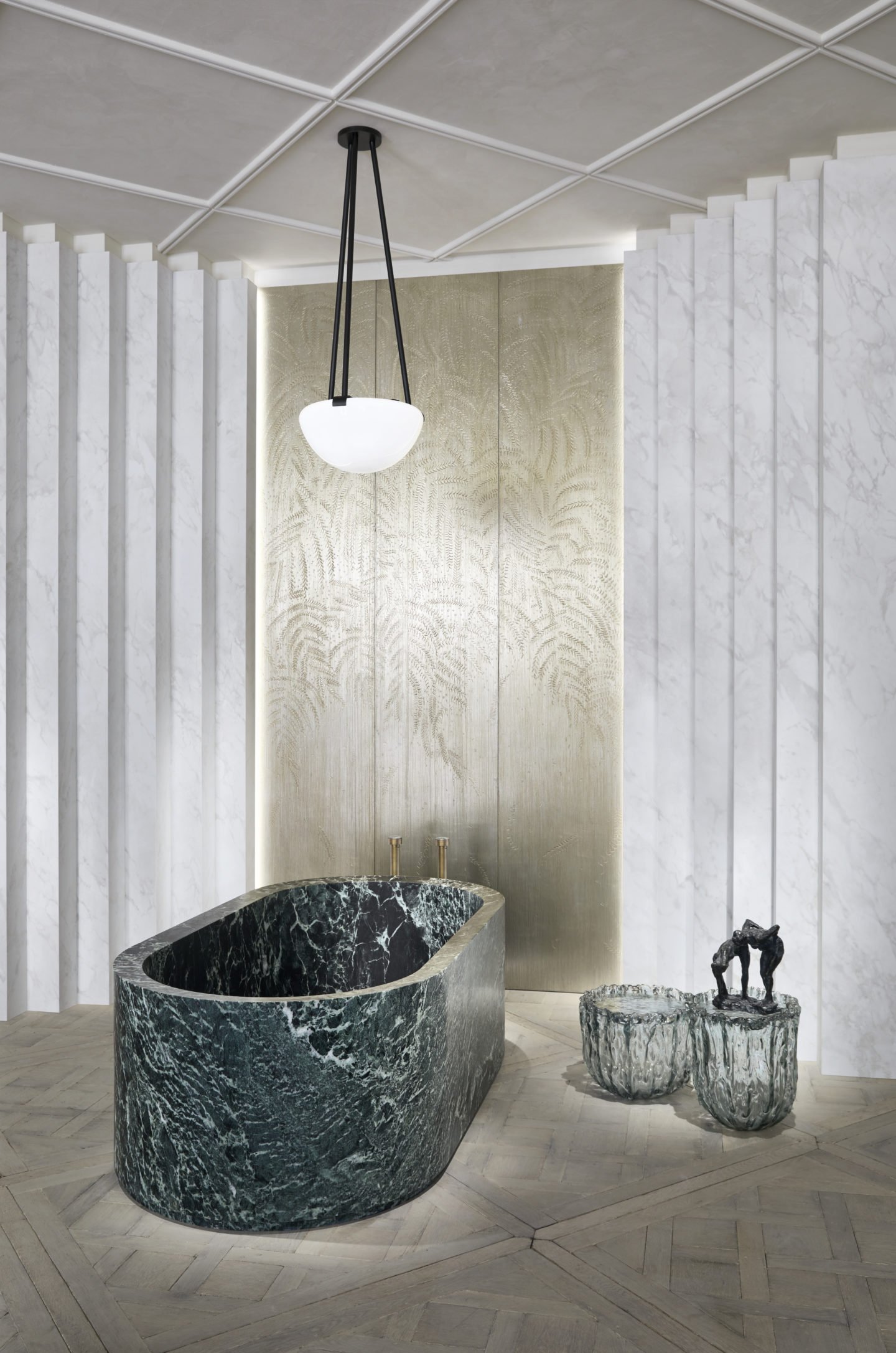 Neo-classical Bathtub