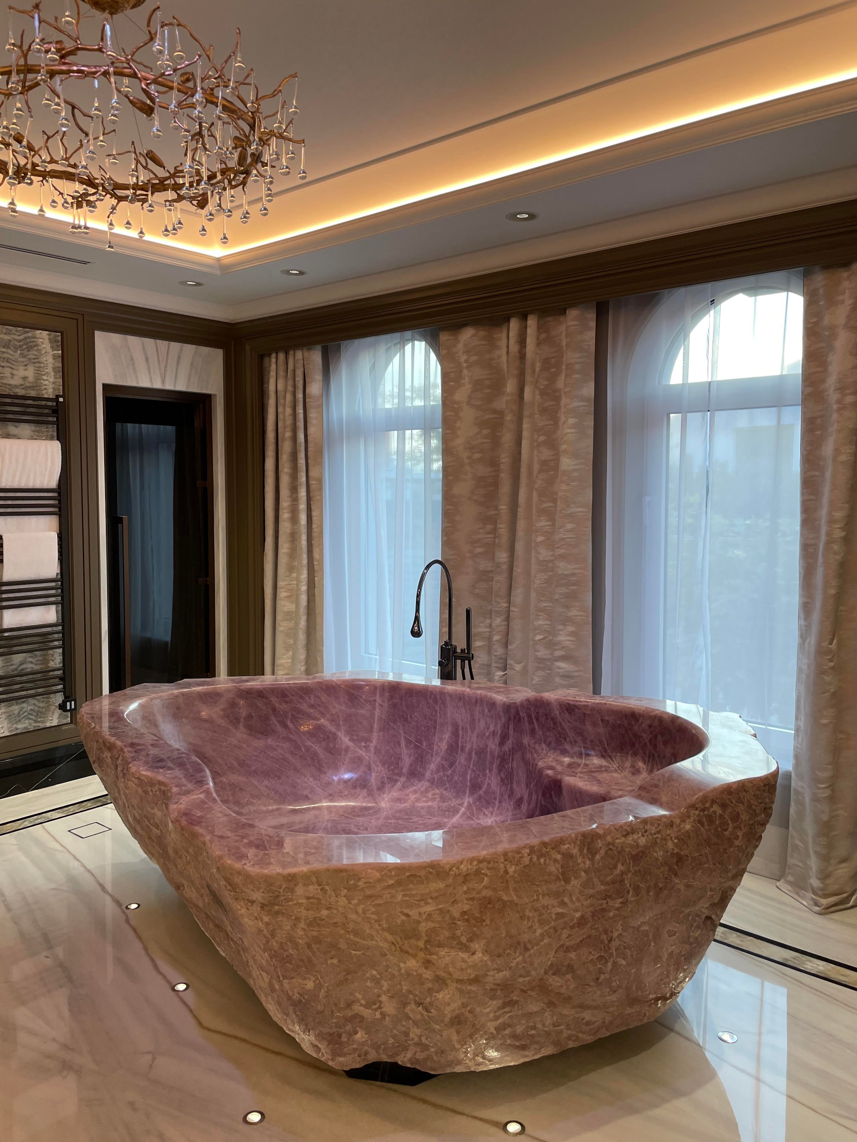 Pinkish Onyx Tub